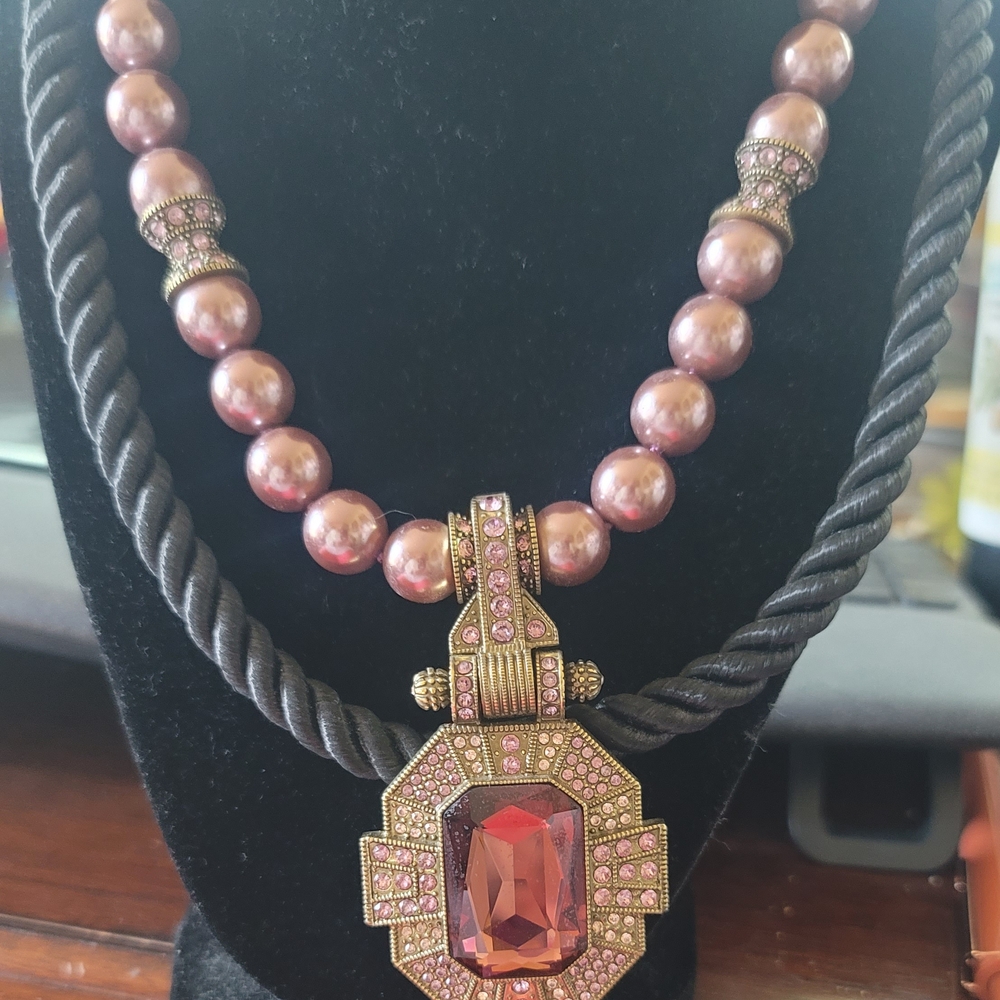 Elegant Pink and Gold Pendant Necklace